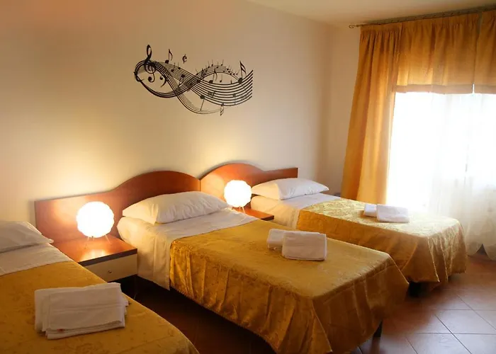 Bed & Breakfast Music 3*